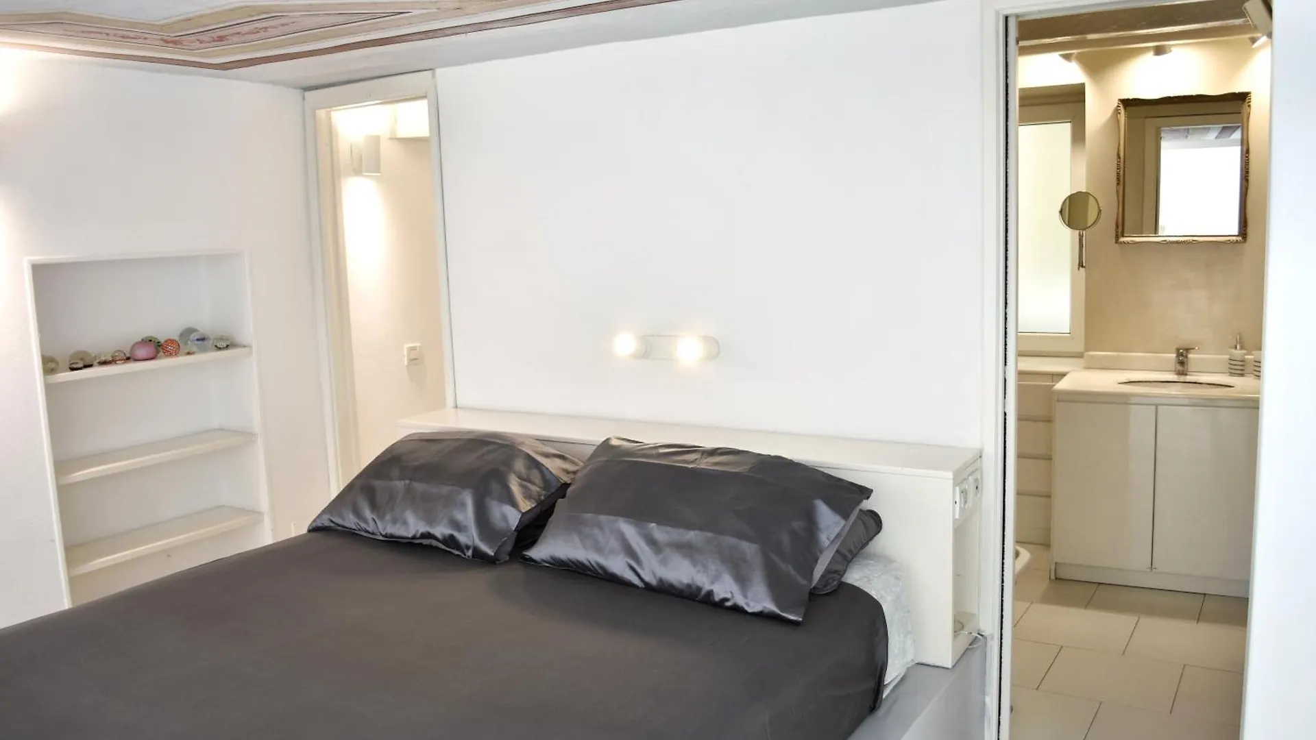 Sinclair , Loft In Center Apartment Cagliari