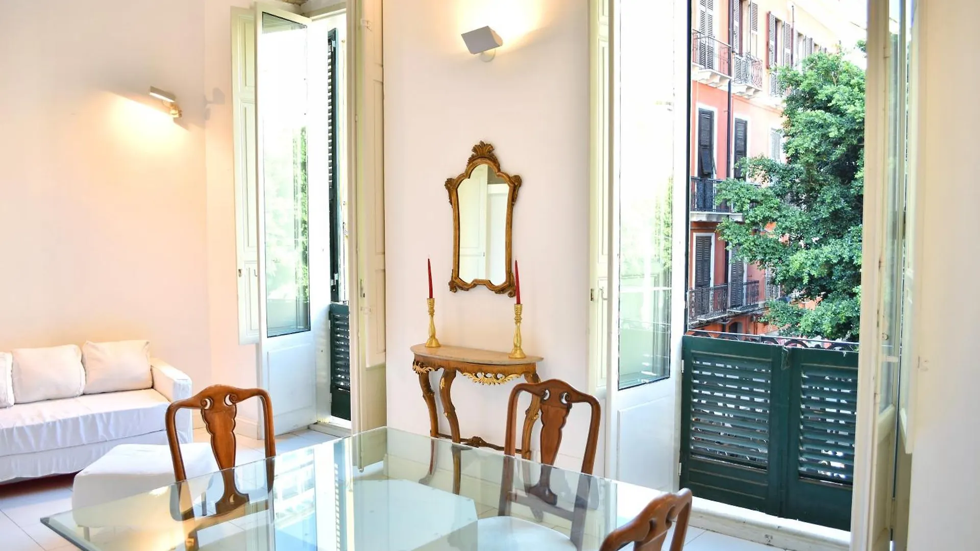 Sinclair , Loft In Center location