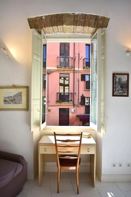 Sinclair , Loft In Center Apartment Cagliari