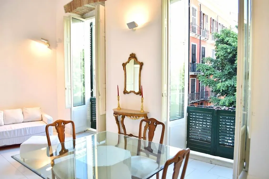 Sinclair , Loft In Center Apartment Cagliari Italy